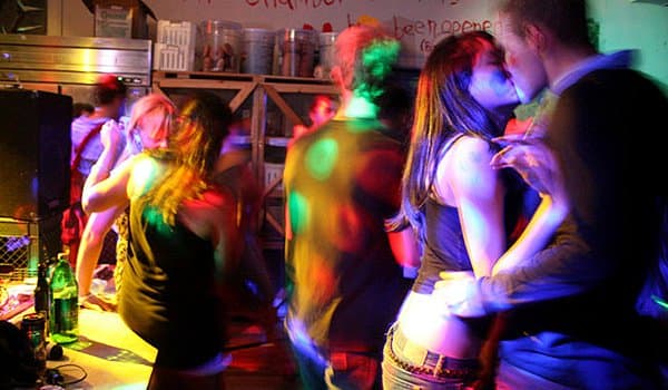 Are Hookups The New College Relationships? - Xpress.com