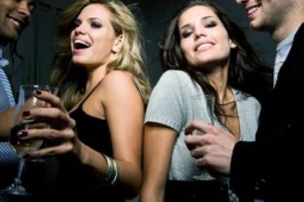 Why Is College Dating So Hard? - Xpress.com